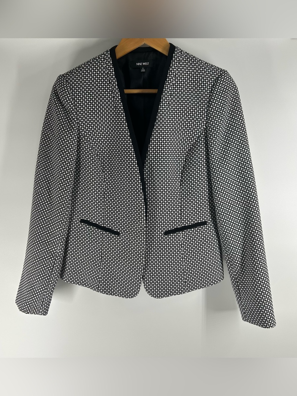 Nine West Black and White Geometric Open-Front Blazer